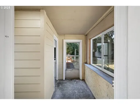 1917 Scott Road Springfield OR 97477