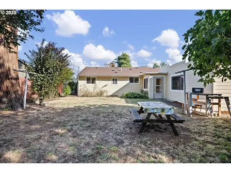 1917 Scott Road Springfield OR 97477