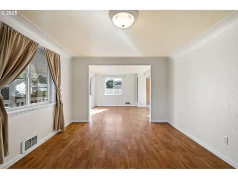 1917 Scott Road Springfield OR 97477