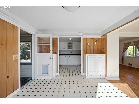 1917 Scott Road Springfield OR 97477