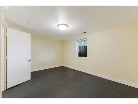 1716 N Rosa Parks Way Portland OR 97217