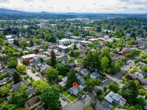 1104 SE Miller Street Portland OR 97202