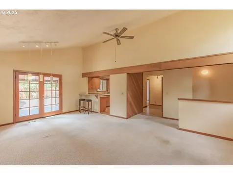 2116 Sally Way Eugene OR 97401