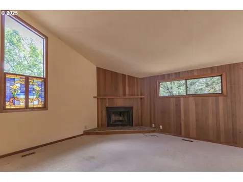 2116 Sally Way Eugene OR 97401
