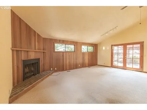 2116 Sally Way Eugene OR 97401
