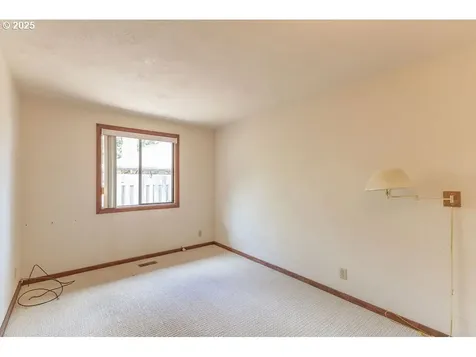 2116 Sally Way Eugene OR 97401
