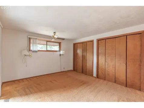 2116 Sally Way Eugene OR 97401