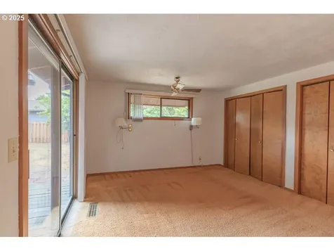 2116 Sally Way Eugene OR 97401