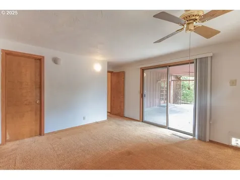 2116 Sally Way Eugene OR 97401