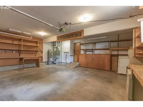 2116 Sally Way Eugene OR 97401