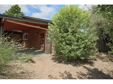 2116 Sally Way Eugene OR 97401
