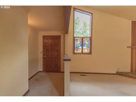 2116 Sally Way Eugene OR 97401