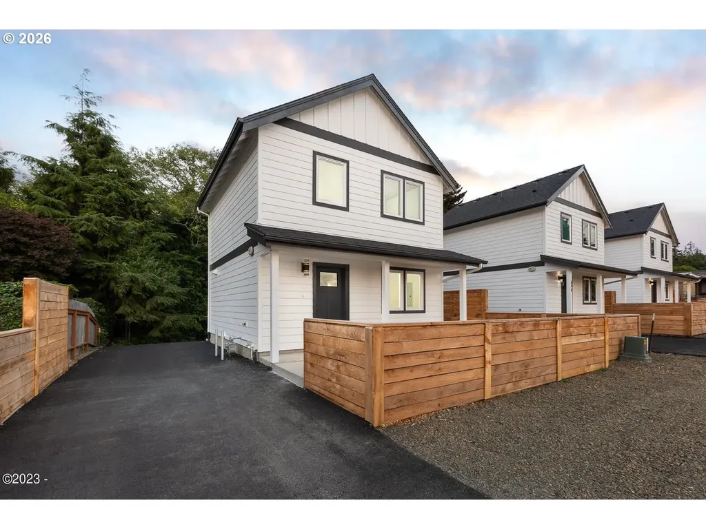 646 SE Reef Avenue Lincoln City OR 97367