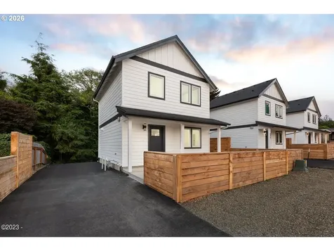 646 SE Reef Avenue Lincoln City OR 97367