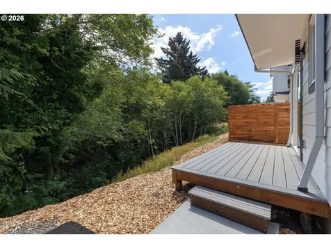 646 SE Reef Avenue Lincoln City OR 97367