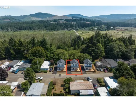 646 SE Reef Avenue Lincoln City OR 97367