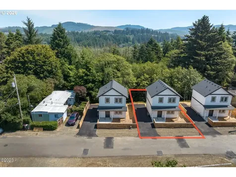 646 SE Reef Avenue Lincoln City OR 97367
