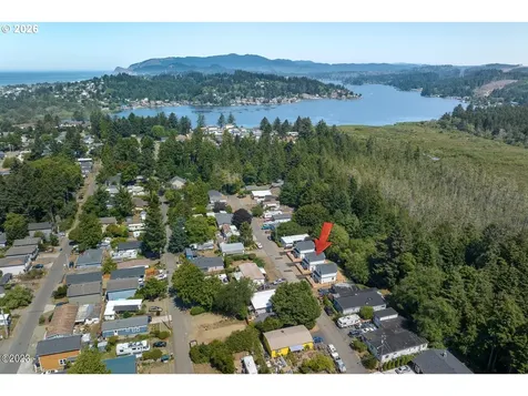 646 SE Reef Avenue Lincoln City OR 97367