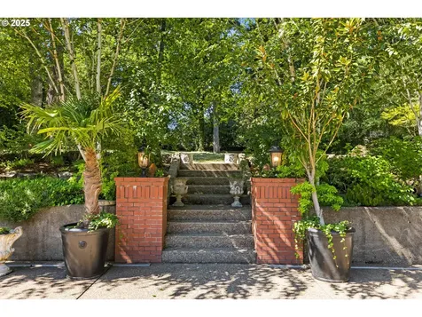 1505 Country Club Road Lake Oswego OR 97034