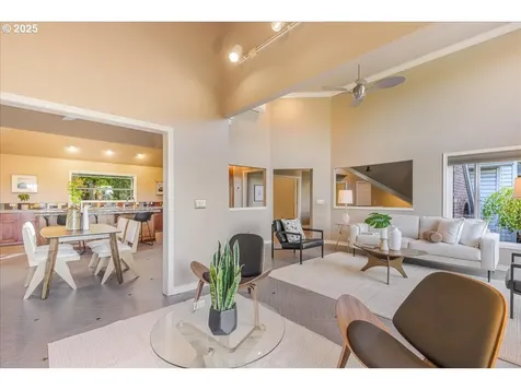 8770 SW 71st Place Portland OR 97223