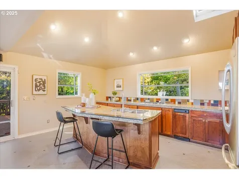 8770 SW 71st Place Portland OR 97223