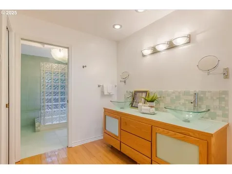 8770 SW 71st Place Portland OR 97223