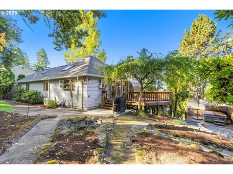 8770 SW 71st Place Portland OR 97223