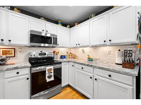 20674 NE Shore View Drive Fairview OR 97024