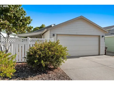 20674 NE Shore View Drive Fairview OR 97024
