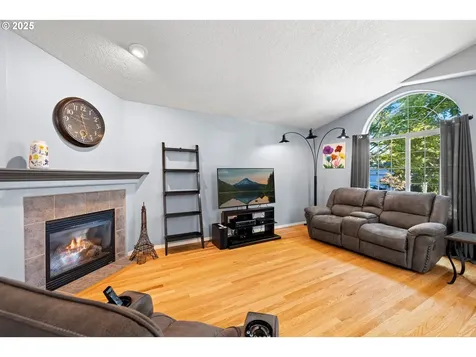 20674 NE Shore View Drive Fairview OR 97024