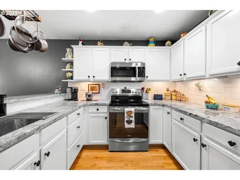 20674 NE Shore View Drive Fairview OR 97024