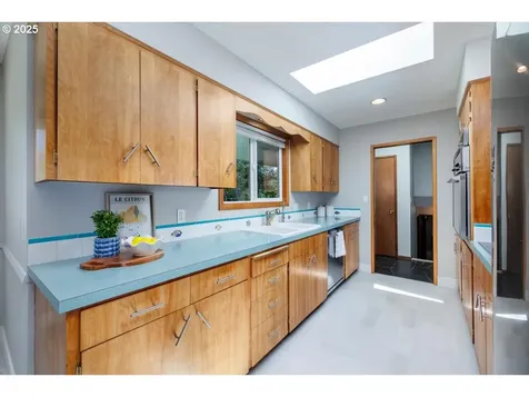 15 SW 95th Avenue Portland OR 97225