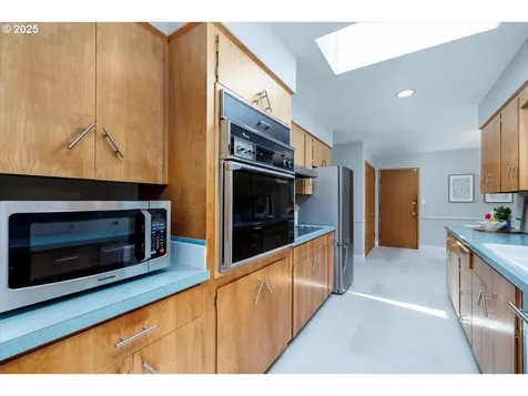 15 SW 95th Avenue Portland OR 97225
