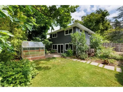 15 SW 95th Avenue Portland OR 97225