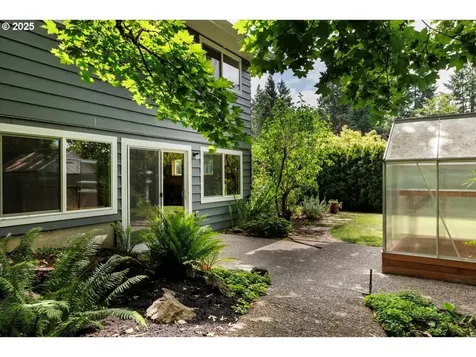 15 SW 95th Avenue Portland OR 97225