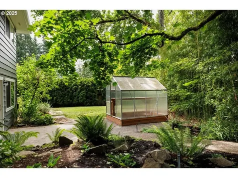 15 SW 95th Avenue Portland OR 97225