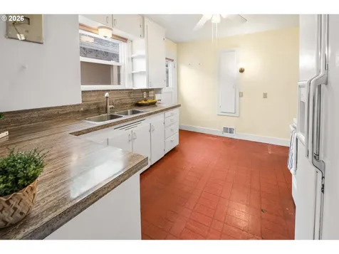 228 Kensington Avenue Astoria OR 97103