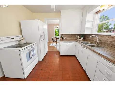 228 Kensington Avenue Astoria OR 97103