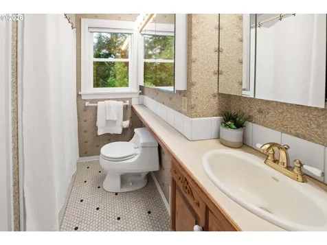 228 Kensington Avenue Astoria OR 97103