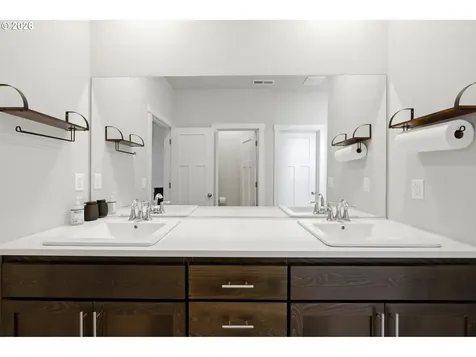 2748 NW William Drive Mcminnville OR 97128