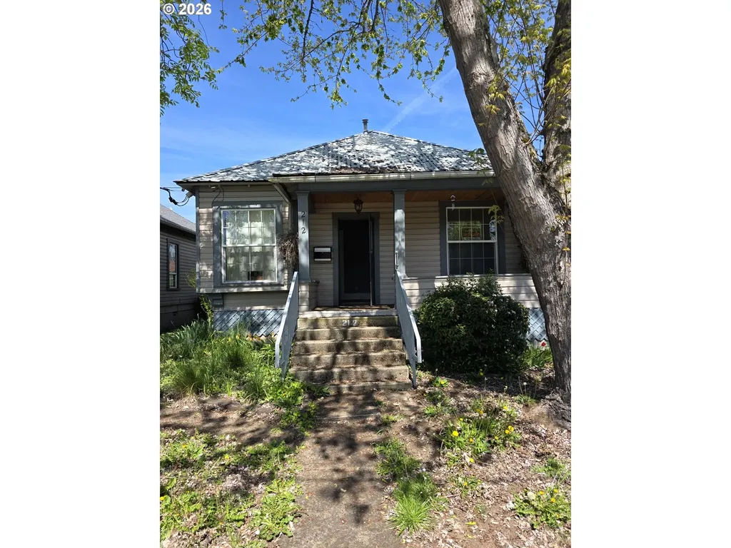212 SE Mosher Avenue Roseburg OR 97470