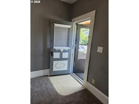 212 SE Mosher Avenue Roseburg OR 97470