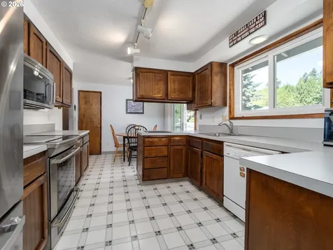 1360 Tamarisk Drive West Linn OR 97068