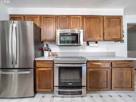 1360 Tamarisk Drive West Linn OR 97068