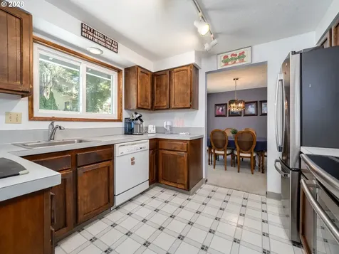 1360 Tamarisk Drive West Linn OR 97068