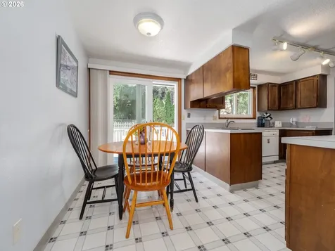 1360 Tamarisk Drive West Linn OR 97068