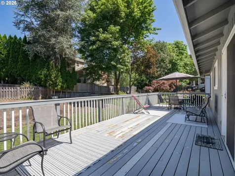 1360 Tamarisk Drive West Linn OR 97068