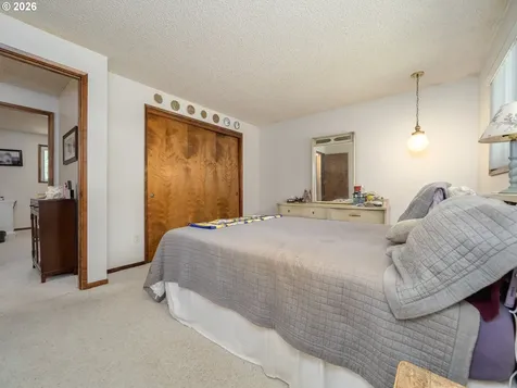 1360 Tamarisk Drive West Linn OR 97068