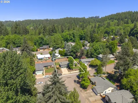 1360 Tamarisk Drive West Linn OR 97068
