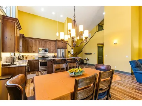 1832 4th Street Hood River OR 97031